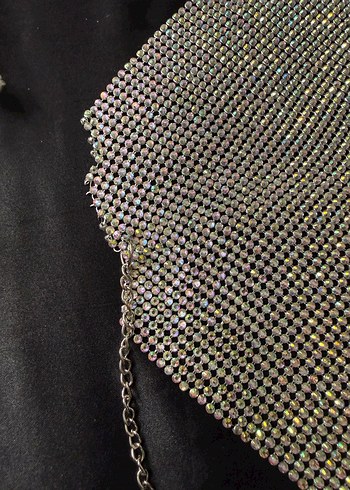 Kadın Parlak Pul Detaylı Vücut Zinciri - Görsel 5