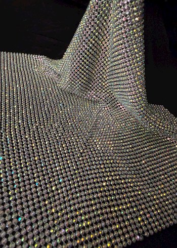 Kadın Parlak Pul Detaylı Vücut Zinciri - Görsel 3