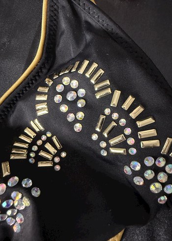 Sarı Detaylı Siyah Nakışlı TAKIM - Görsel 2