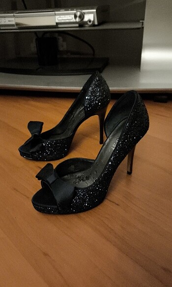 Nine west