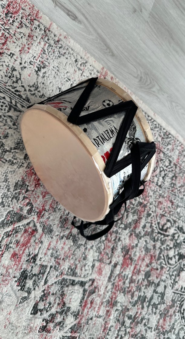 Beyaz ve Gri Davul - Görsel 3