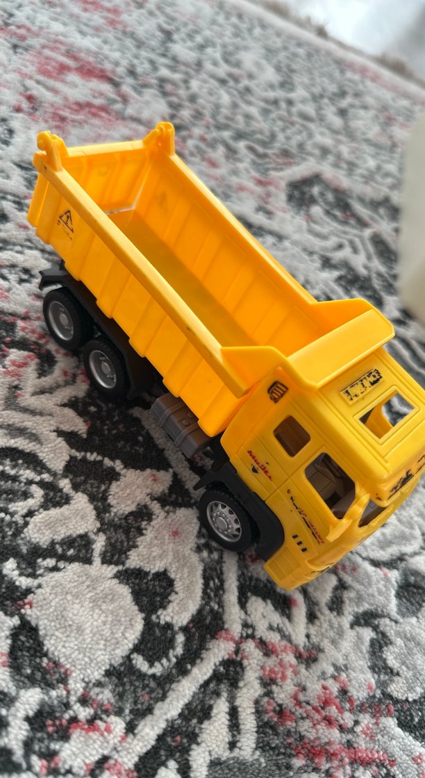 Sarı Renkli Oyuncak Kamyon - Görsel 2