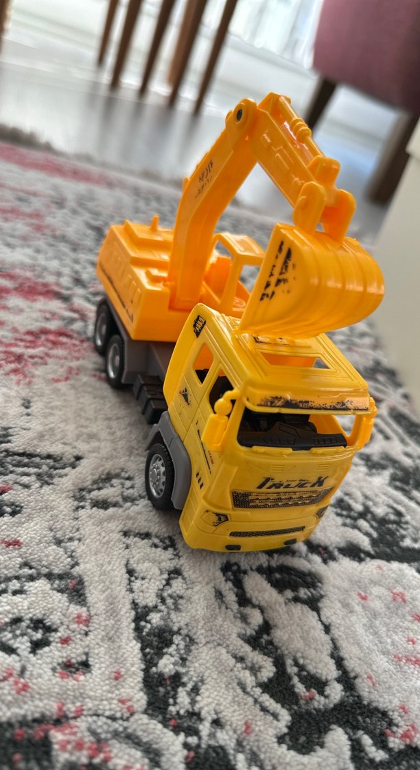 Sarı Oyuncak Kepçe Kamyon - Görsel 2