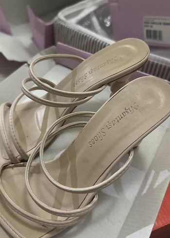 Bej Minimalist İnce Topuklu Kadın Sandalet - Görsel 2