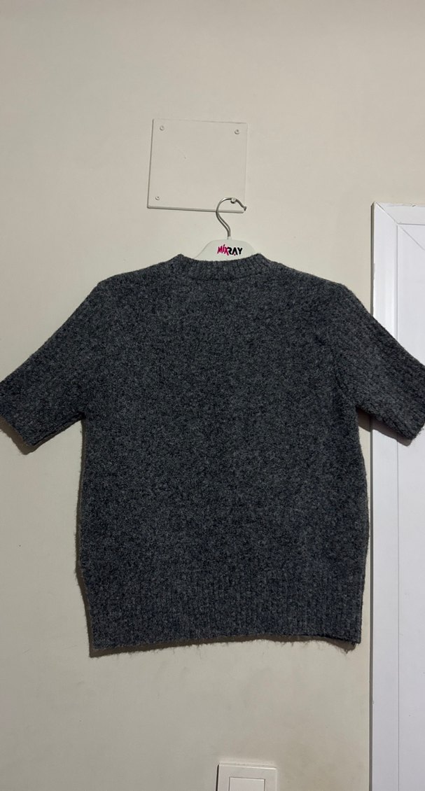 Gri Kadın Kısa Kollu Örgü Yün Kazak - Görsel 2