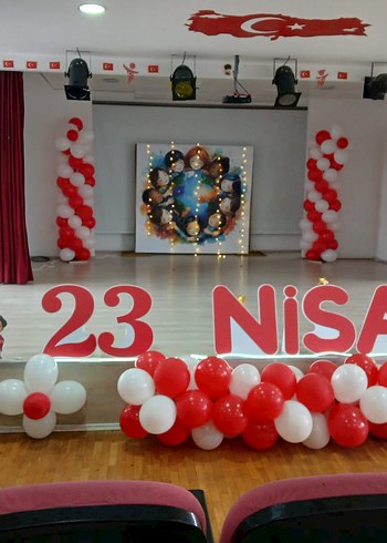 23 Nisan Kırmızı Beyaz Parti Süslemeleri