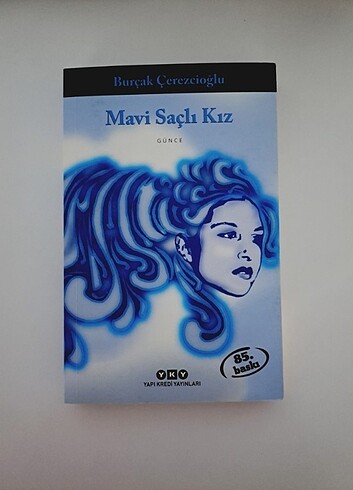 MAVİ SAÇLI KIZ 