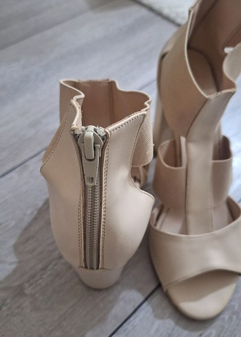 Topuklu ayakkabı - Görsel 4