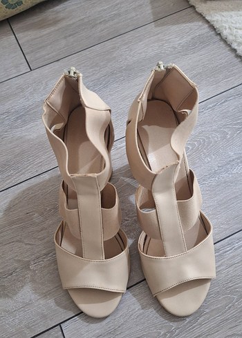 Topuklu ayakkabı - Görsel 2