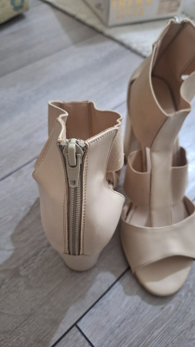 Topuklu ayakkabı - Görsel 4