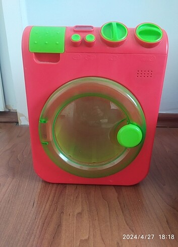 Oyuncak çamaşır makinesi 