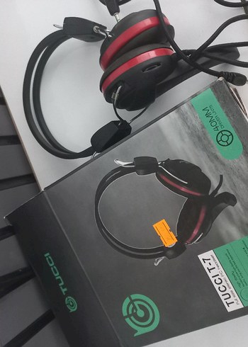 Kırmızı Kulaklık - Görsel 3