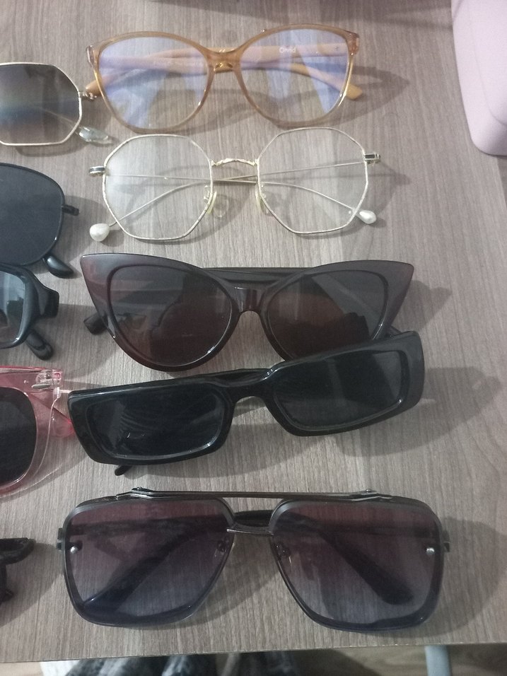 Şeffaf ve Çok Renkli Kadın Gözlükleri - Görsel 3