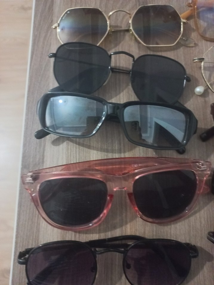 Şeffaf ve Çok Renkli Kadın Gözlükleri - Görsel 2