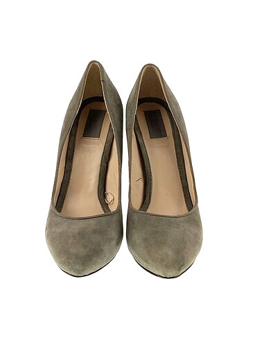38 Beden Zara Stiletto %70 İndirimli.