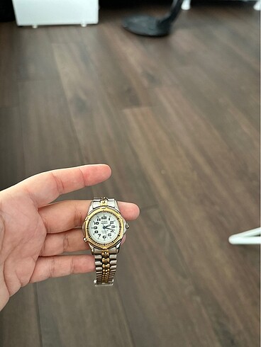 Guess bayan küçük kadran saat