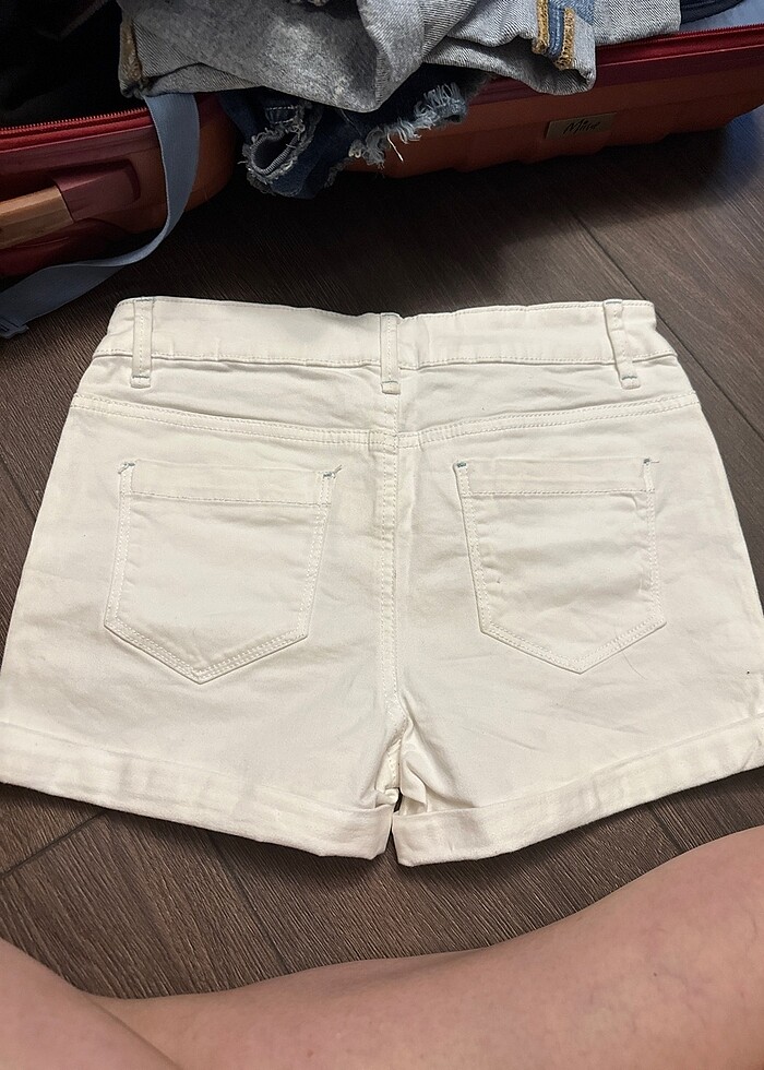 Beyaz cici şort yeni - Görsel 2