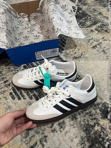 Adidas Sneaker