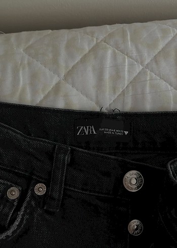 38 Beden siyah Renk zara pantolon