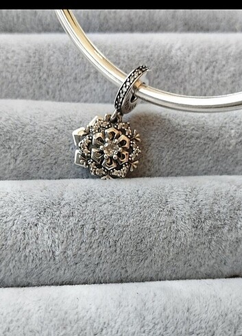 Pandora Pandora ışıltılı kar tanesi charm