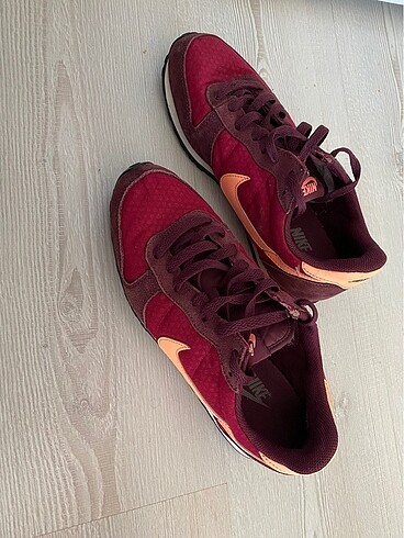 40 Beden Nike spor ayakkabı