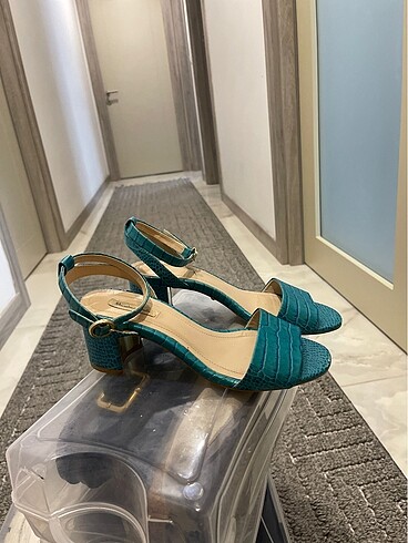 36 Beden massimo dutti topuklu sandalet