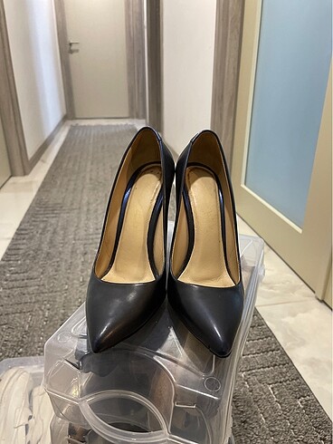 Çok koyu lacivert/siyah stiletto