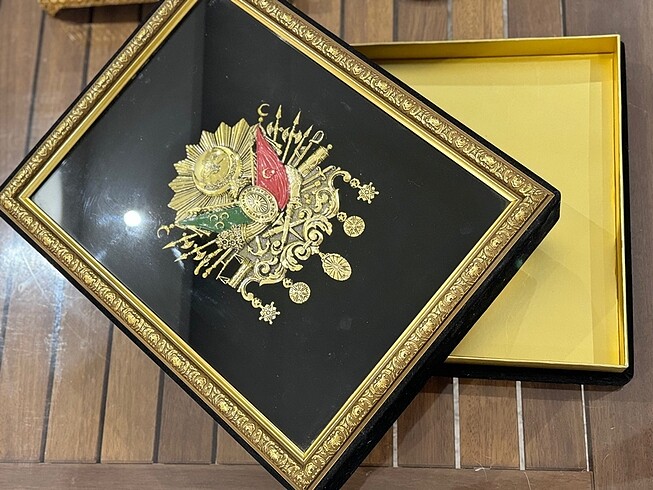 Tasarımcı Ahşap Çerçeveli Osmanlı Tuğra Siyah Kadife Kutu