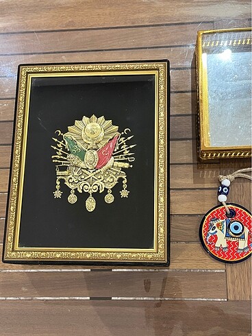 Ahşap Çerçeveli Osmanlı Tuğra Siyah Kadife Kutu