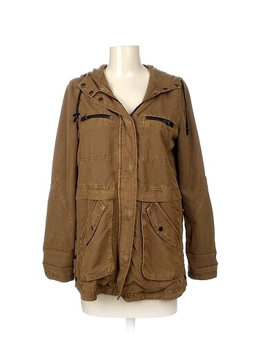 Bershka Mont %70 İndirimli.