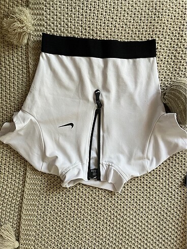 Nike sporcu crop