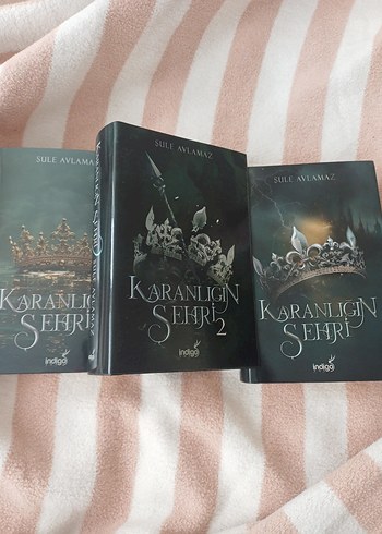 Karanlığın Şehri Set