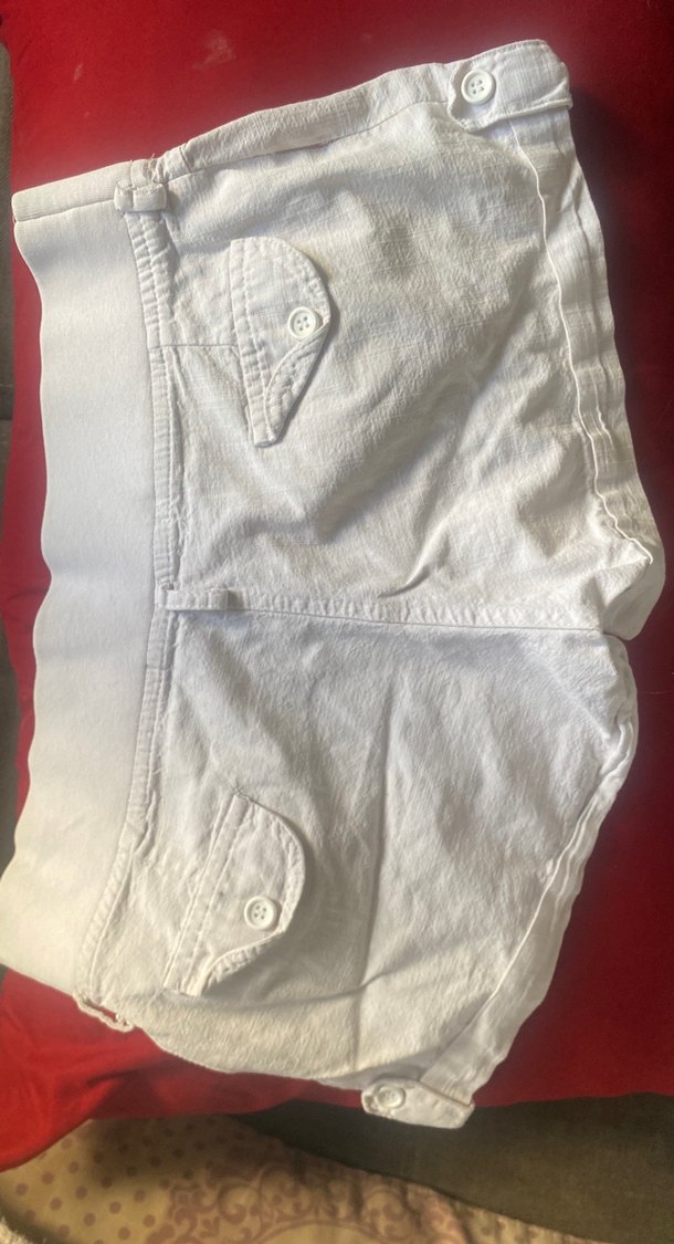 Düğmeli Beyaz Keten Mini Şort - Görsel 4