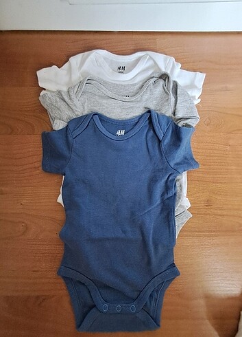 Hm 3lu çıtçıtlı body 6 ay