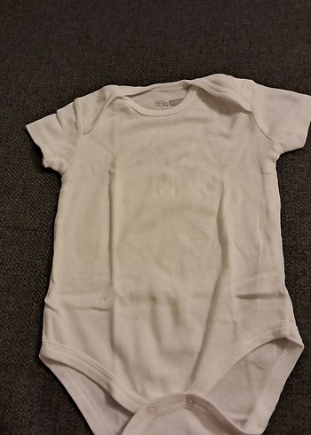 Beyaz Kısa Kollu Bebek Çıtçıtlı Body