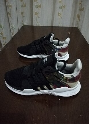 Adidas spor ayakkabı