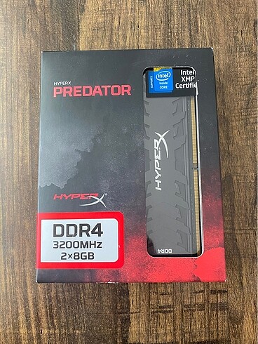 HYPERX Predator DDR4 3200MHZ CL16 2x8 GB RAM