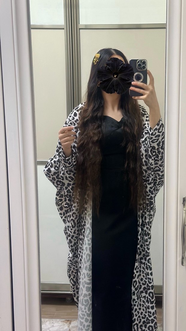 Siyah Leopar Desenli Uzun Abaya hem tesettür hem açıklar için. - Görsel 2