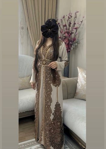 Uzun Kollu V Yaka İşlemeli Kadın Elbise - Görsel 3