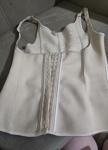 Çıtçıtlı korse