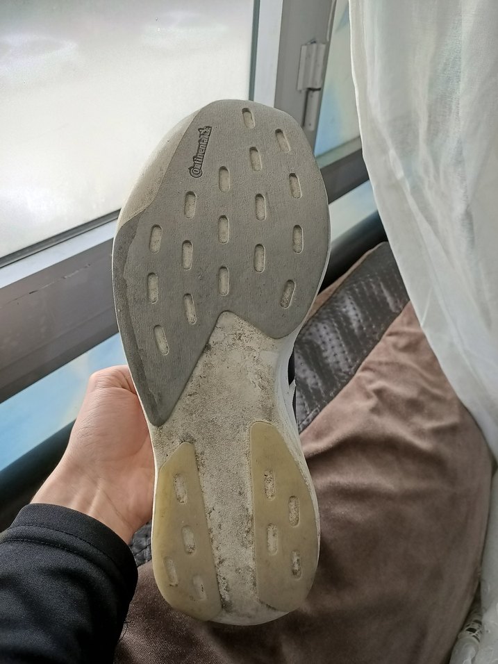 Erkek Beyaz Siyah Çizgili Koşu Ayakkabısı - Görsel 2