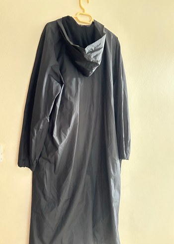 Düğmeli Siyah Uzun Kadın Yağmurluk - Görsel 2