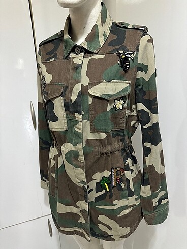 MANGO AŞIRI GÜZEL DETAYLI KAMUFLAJ PARKA - Görsel 6