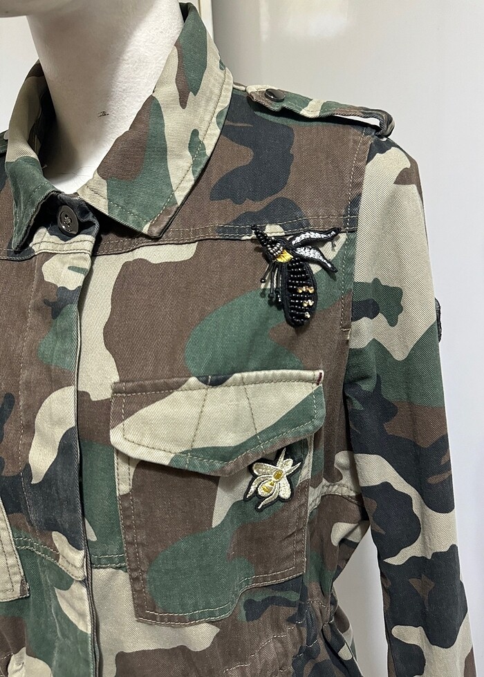 MANGO AŞIRI GÜZEL DETAYLI  KAMUFLAJ PARKA - Görsel 2