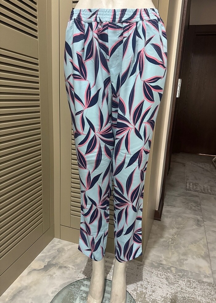 M&S BASKILI BELİ LASTİKLİ YANLARDAN CEPLİ SİGARET PANTOLON - Görsel 2