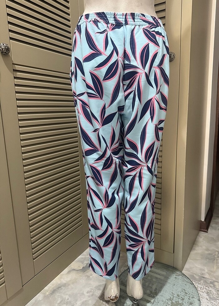 M&S BASKILI BELİ LASTİKLİ YANLARDAN CEPLİ SİGARET PANTOLON - Görsel 4