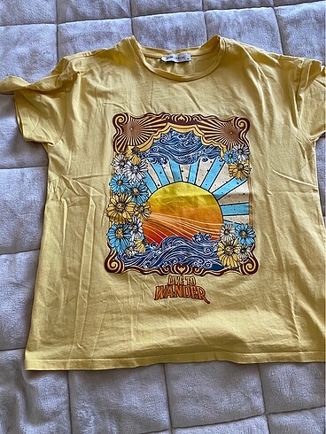 Diğer 4 urun (Bir gomlek uc tshirt)