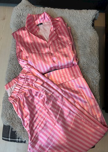 Pembe Çizgili Uzun Kollu Kadın Pijama Takımı - Görsel 3