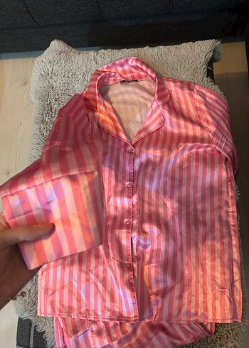 Pembe Çizgili Uzun Kollu Kadın Pijama Takımı - Görsel 2