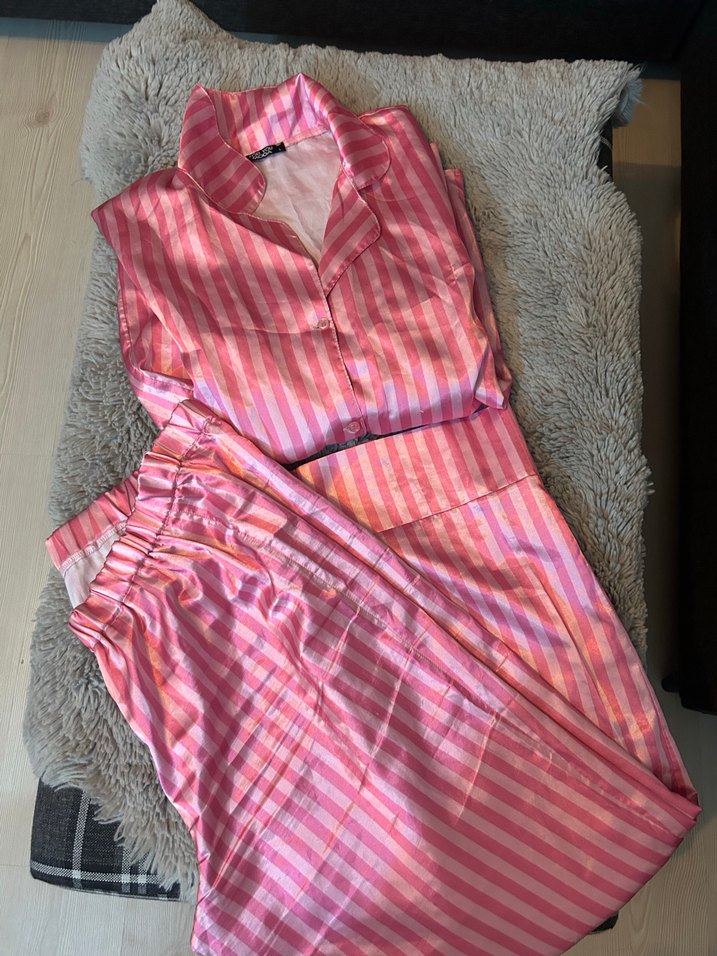 Pembe Çizgili Uzun Kollu Kadın Pijama Takımı - Görsel 3